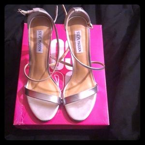 Steve Maddens Heel summer sandals